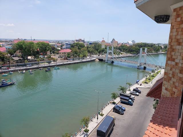 CÀ TY HOTEL